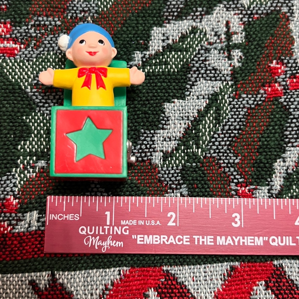 Hallmark A Springy Surprise Member Exclusive 2014 ornament - Picture 12 of 12